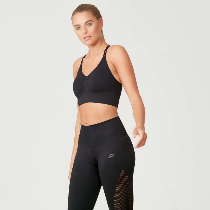 Бесшовное спортивное бра Shape